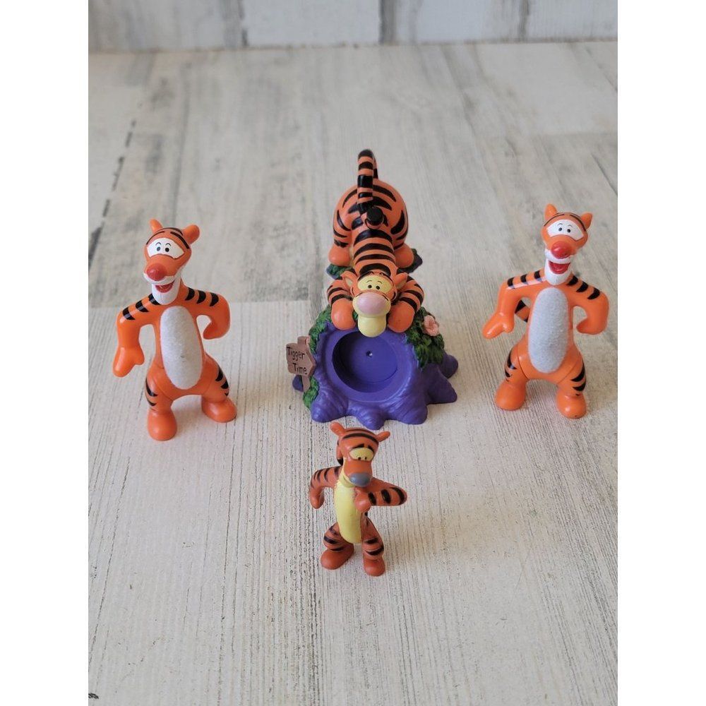 Winnie Pooh Tigger tree variety pack flower toy set figure